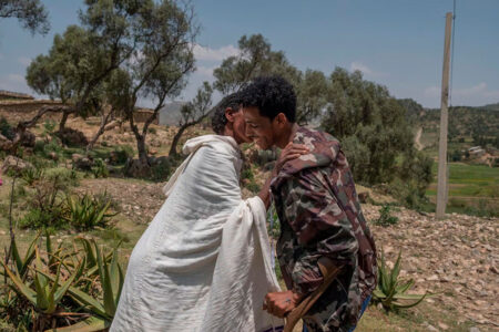 World Press Photo 2024 "Returning Home From War" - @Vincent Haiges (Republik, Real 21)