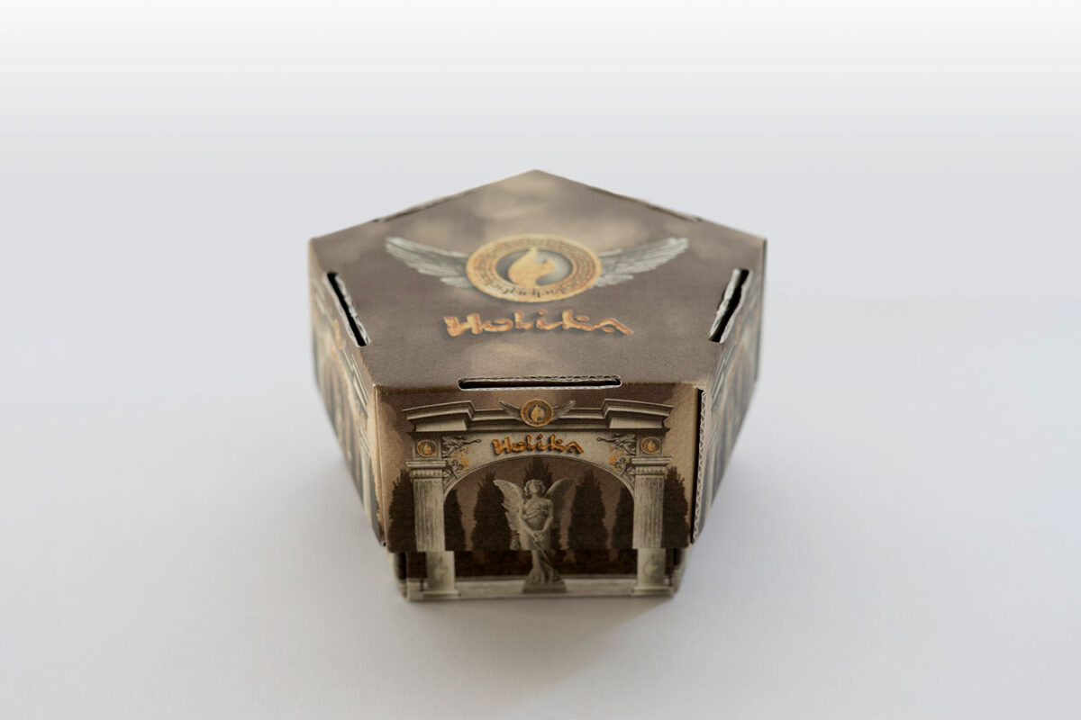 Packaging pulsera Holika 2024